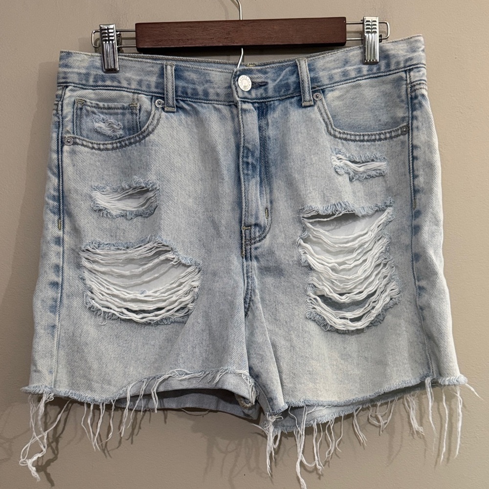 American Eagle Outfitters Light Blue Mom Jean Shorts High Waisted Distressed Sz8